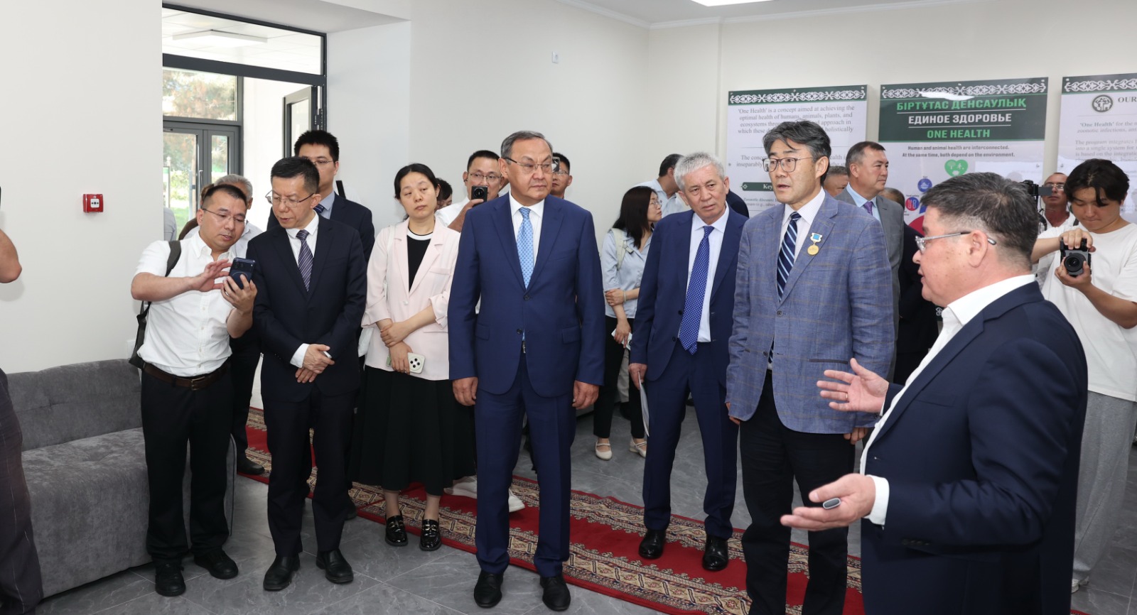 ҚАЗАҚСТАН РЕСПУБЛИКАСЫНЫҢ ҰЛТТЫҚ ҒЫЛЫМ АКАДЕМИЯСЫ KazNARU БАЗАСЫНДА ҚЫТАЙ ҒЫЛЫМ АКАДЕМИЯСЫМЕН БІРЛЕСКЕН ONE HEALTH  ЗЕРТТЕУЛЕР ОРТАЛЫҒЫН АШТЫ